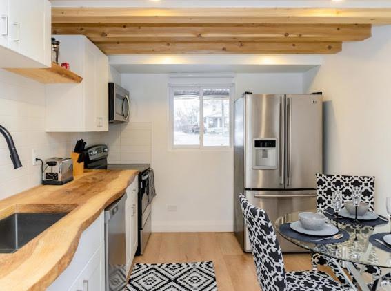 Cozy Cottage Style House Kitchener Exteriér fotografie