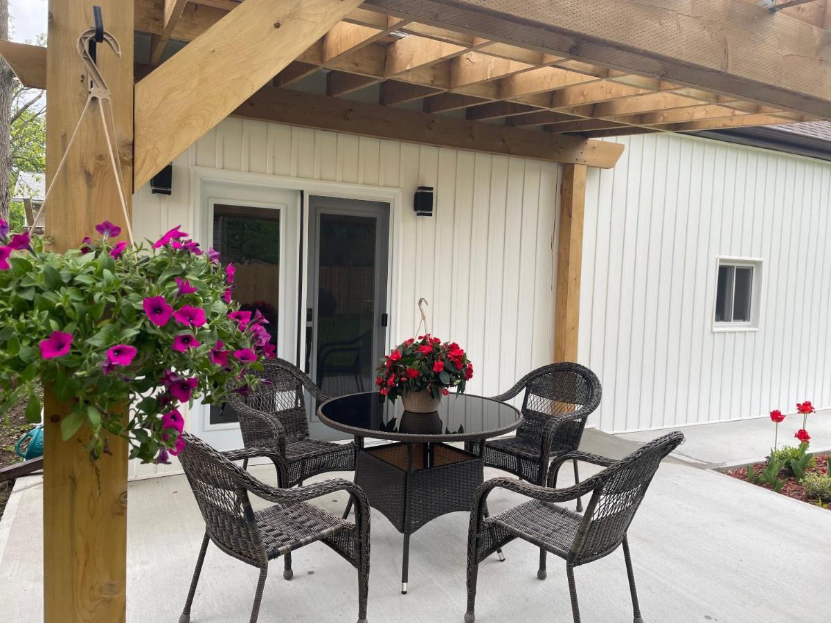 Cozy Cottage Style House Kitchener Exteriér fotografie